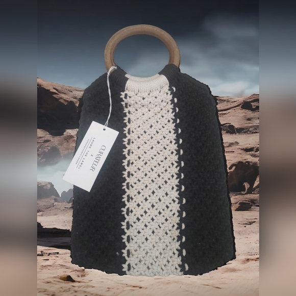 Laude the label crochet bag with acacia wood handles - Picture 1 of 2